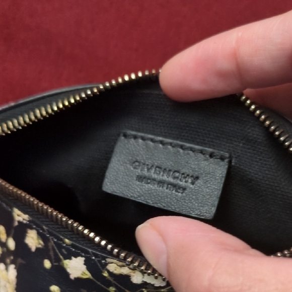 Givenchy Baby's Breath Pandora Wristlet - Picture 4 of 13